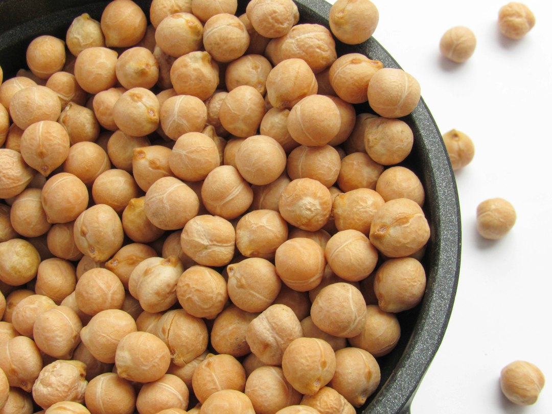 Chickpeas — ingredient illustration for pasta with canned chickpeas and frozen peas